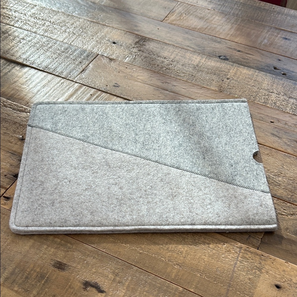 Gray Felt Laptop Sleeve
